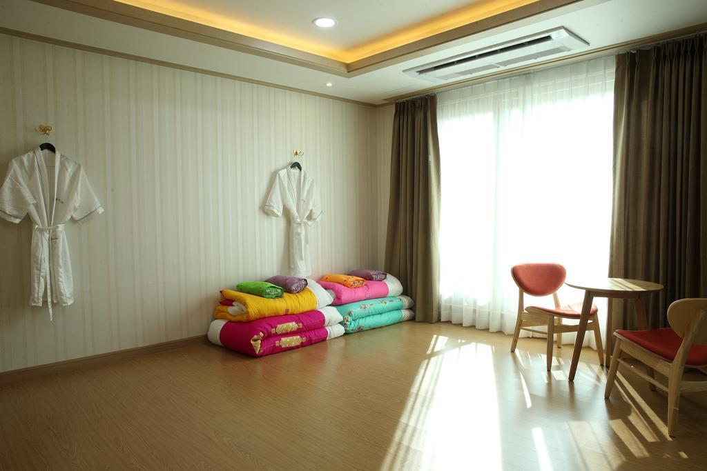 Arisu Gyeongju Hotel Exterior foto
